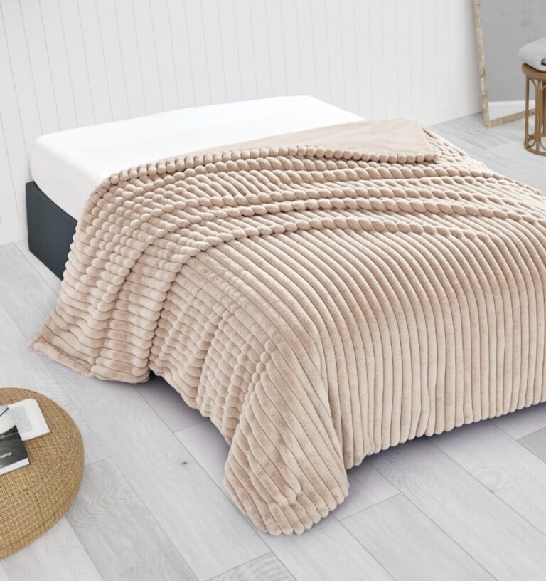 שמיכת חורף דו צדדית למיטה זוגית דגם עדי - קרם